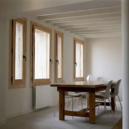 Logement Avec Vue Et Jardin *